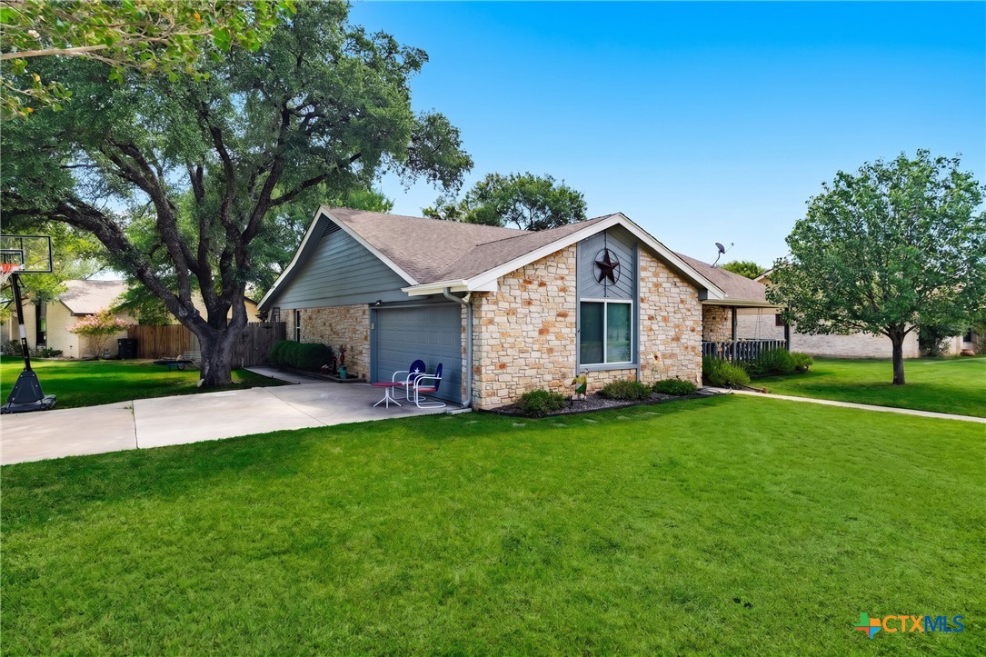 3423 Bluebonnet Trl — photo