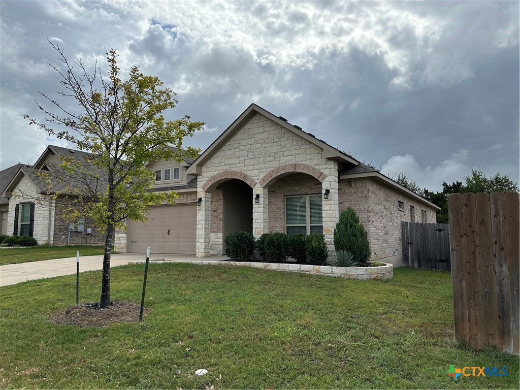 5139 Dickinson Loop — photo