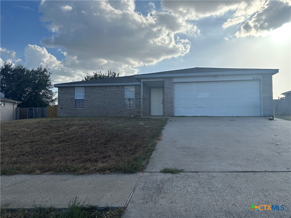 4104 Mustang Drive — photo