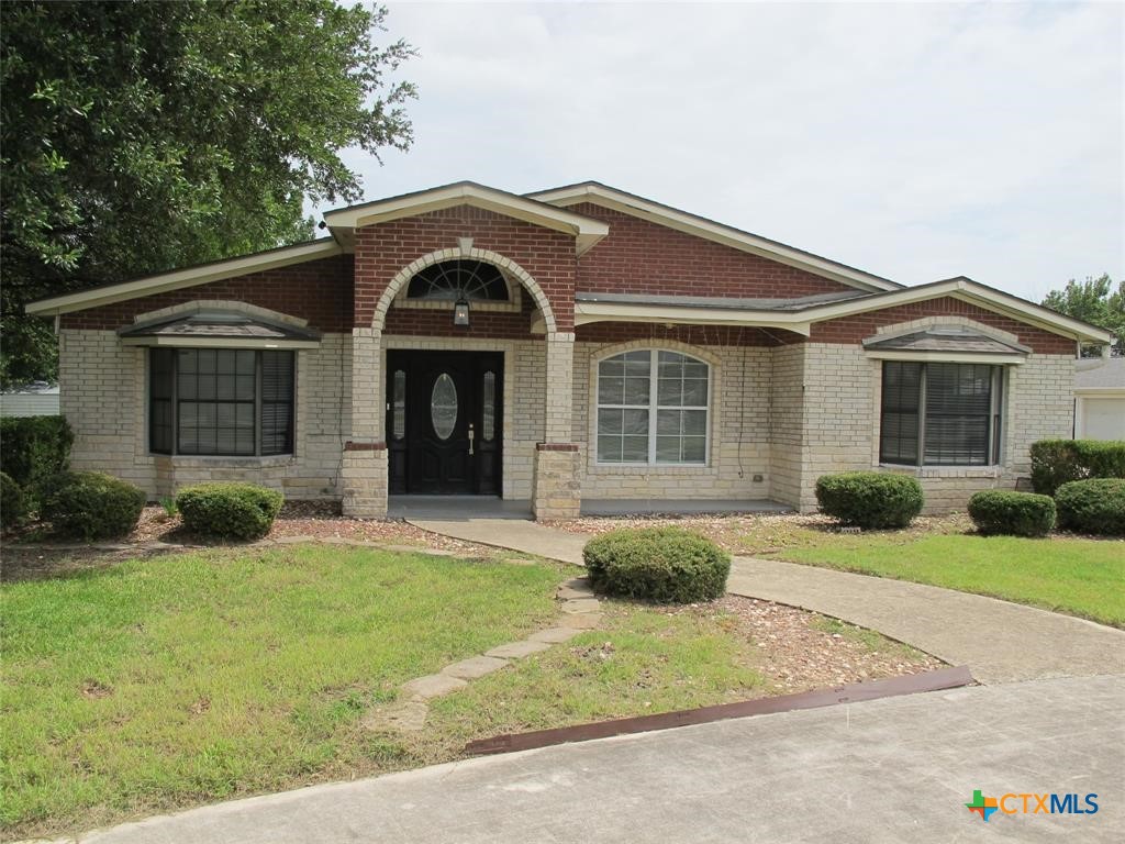 1011 Llewellyn Lane — photo