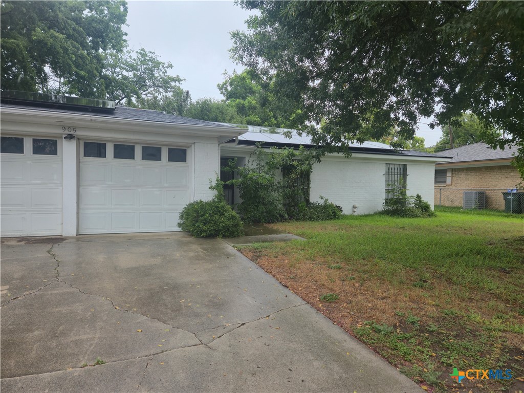 905 Willow Brook Street — photo