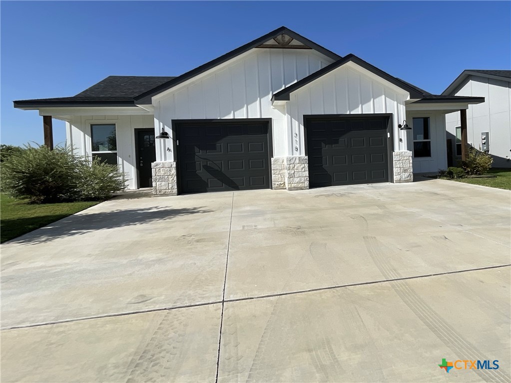 318 Dolphin Drive a — photo