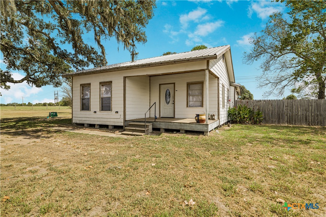 4526 E State Highway 111 — photo