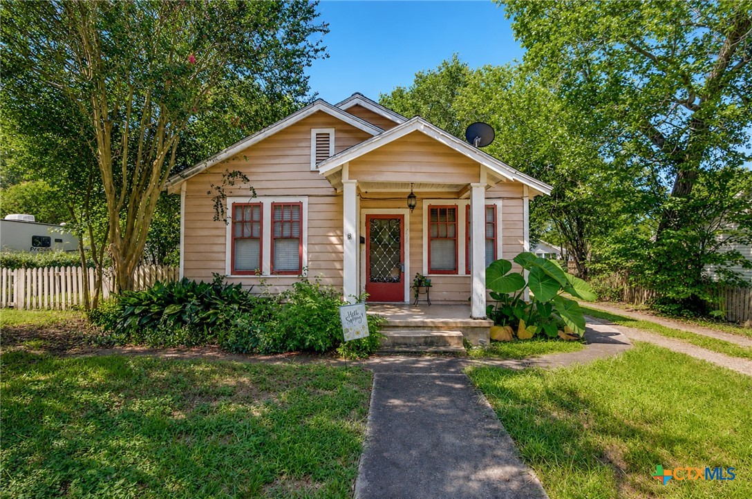 705 W San Antonio Street — photo
