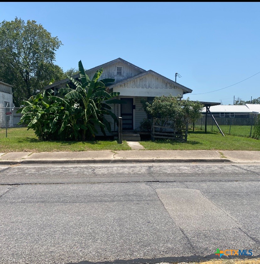 705 E North Street — photo