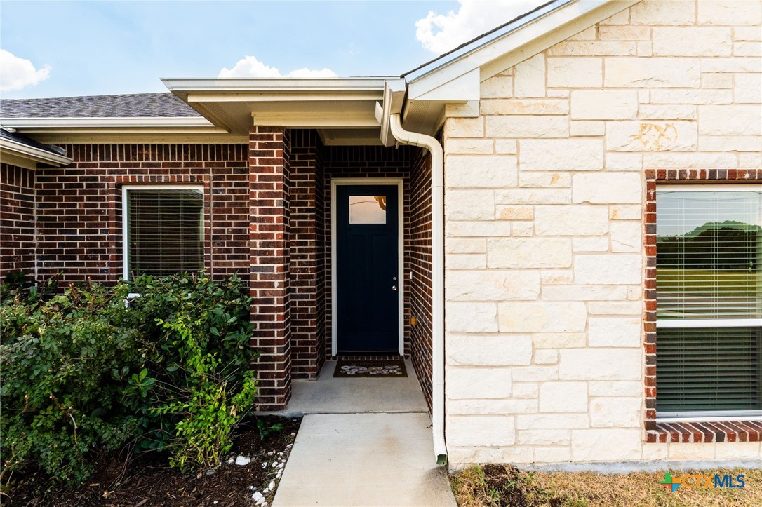 4313 Hope Lane — photo