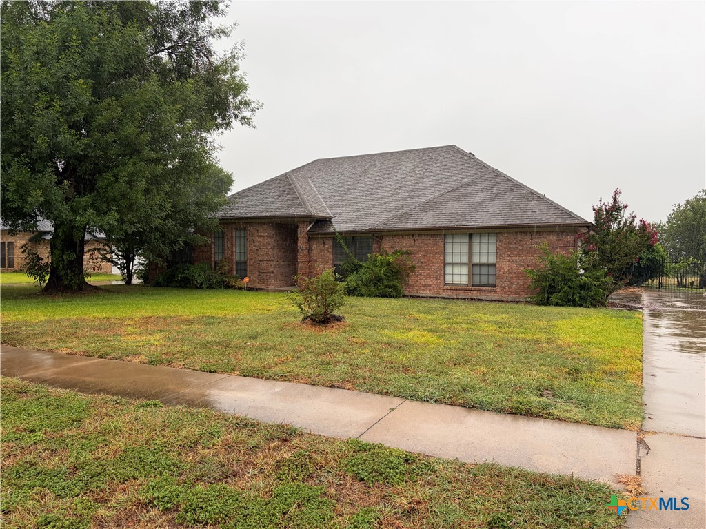 1413 S Roy Reynolds Drive — photo
