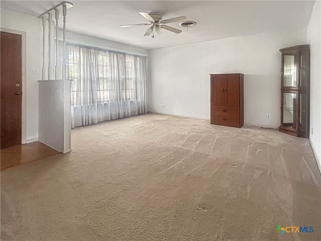 802 E 14th Street, Cameron, TX 76520 — photo 2