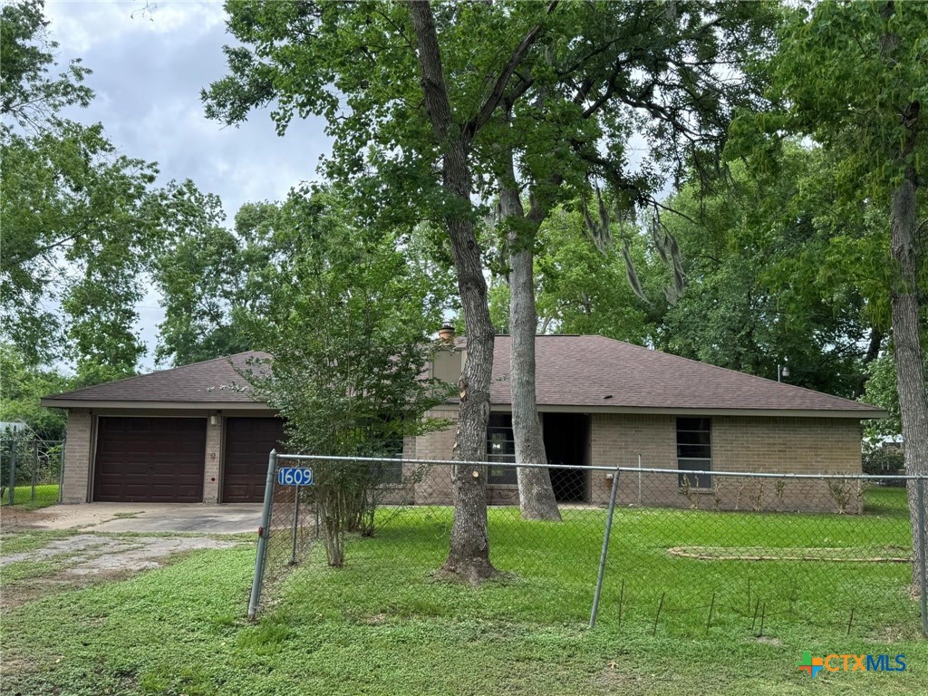 1609 Forrest Drive — photo