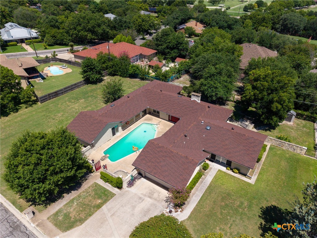 107 E Woodlawn Drive — photo