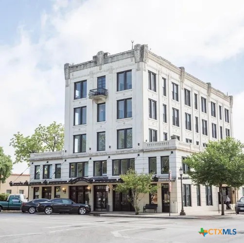 217 S River Street 200 — photo