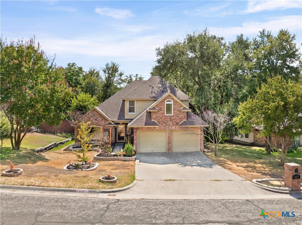 413 Hallmark Circle — photo