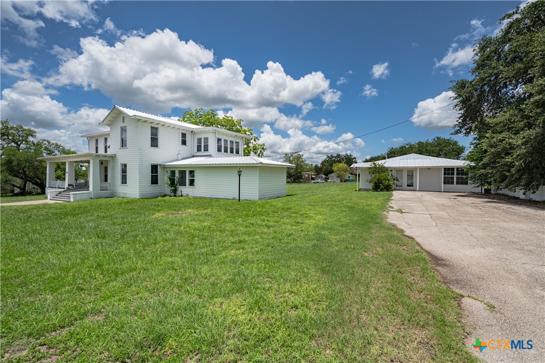 519 FM 623 — photo
