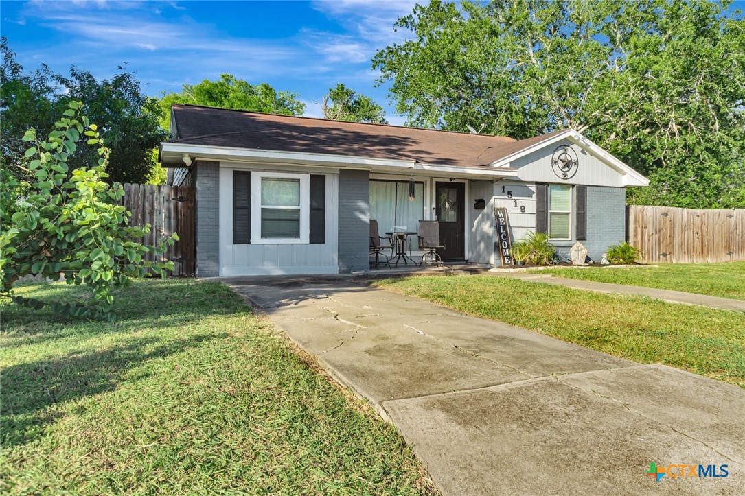 1518 Bonham Dr. — photo