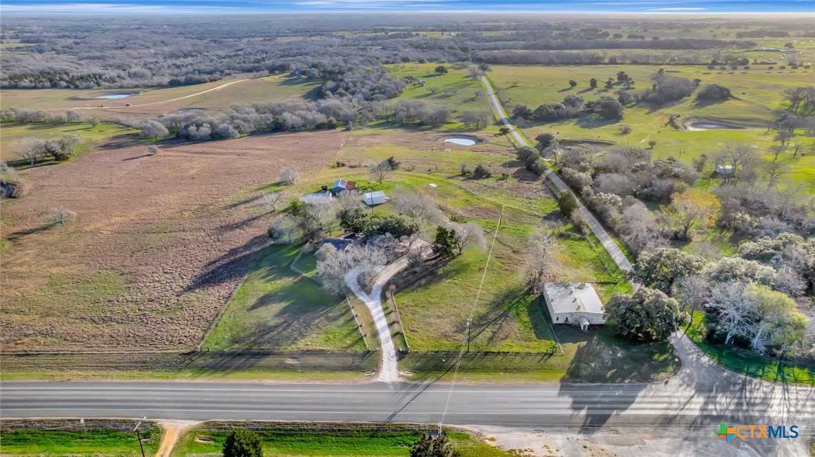 10957 N US Highway 77 — photo