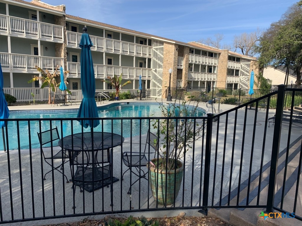 218 Cliffhouse Drive — photo
