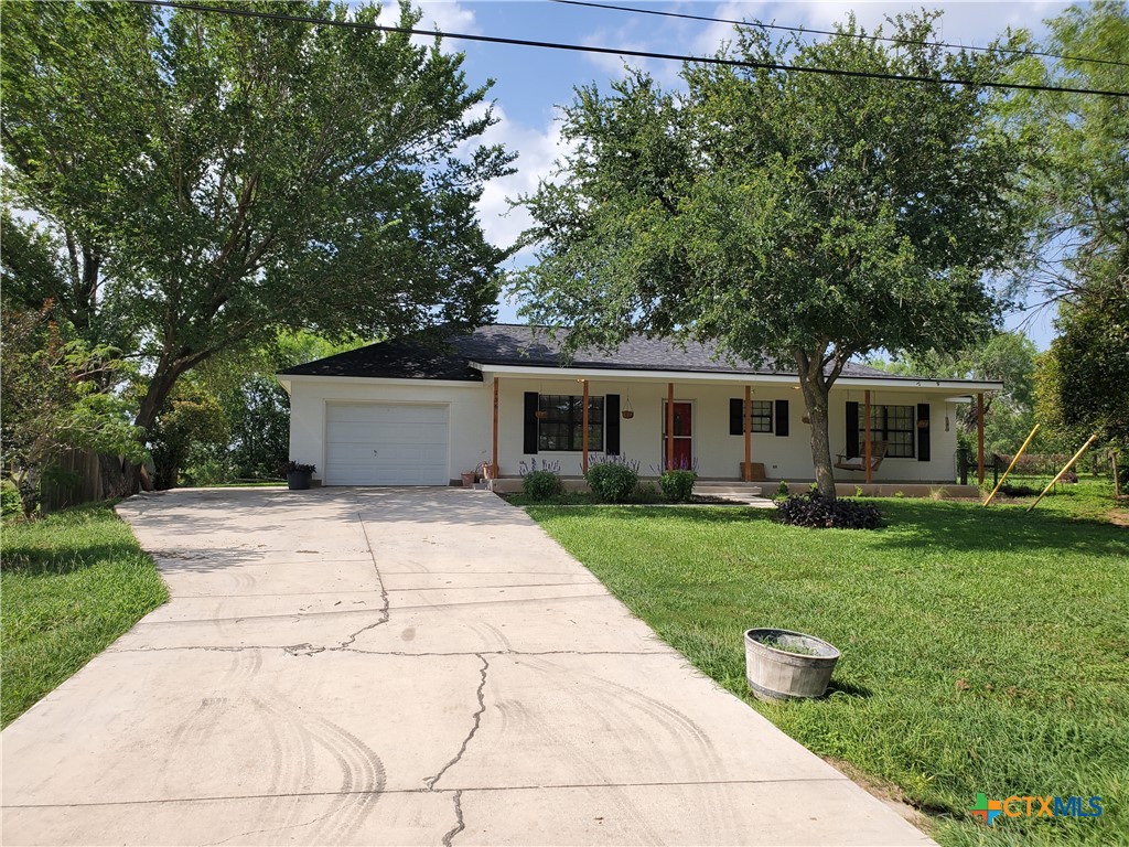 136 Royal Crest Circle — photo