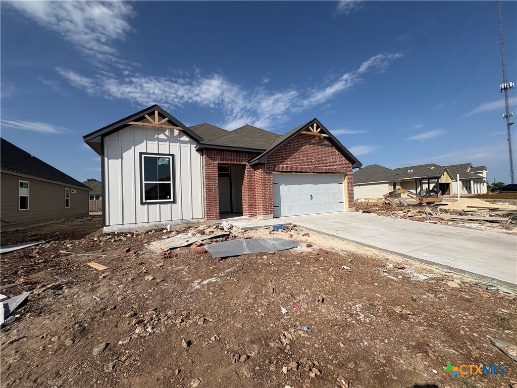 1090 Ringo Road — photo