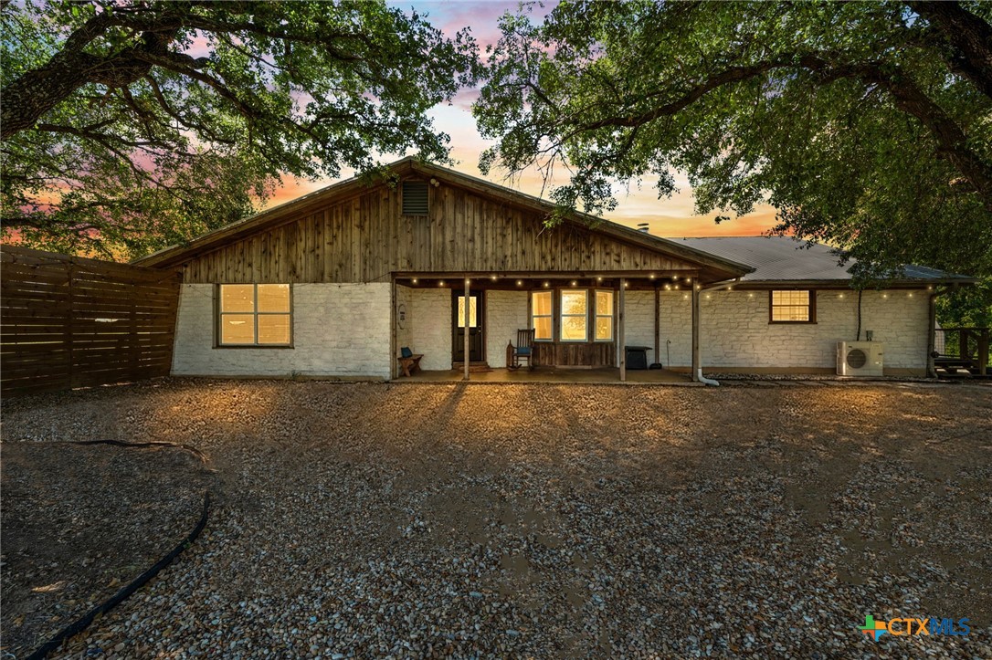 1421 FM 1660 — photo