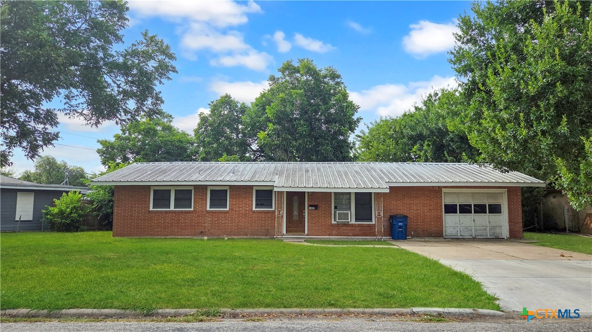 1402 Springwood Lane — photo