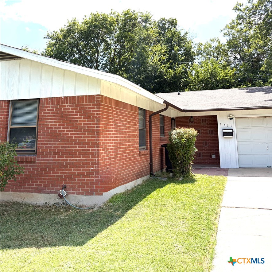 1511 Meadow Drive — photo
