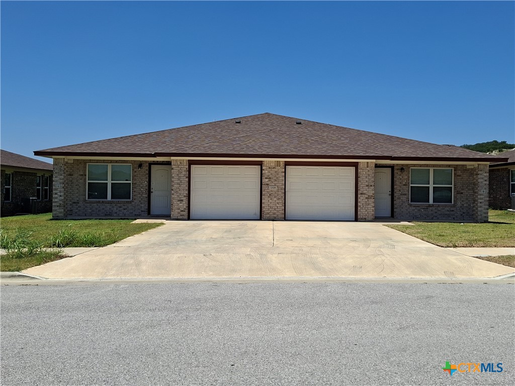 1818 Castroville Trail — photo