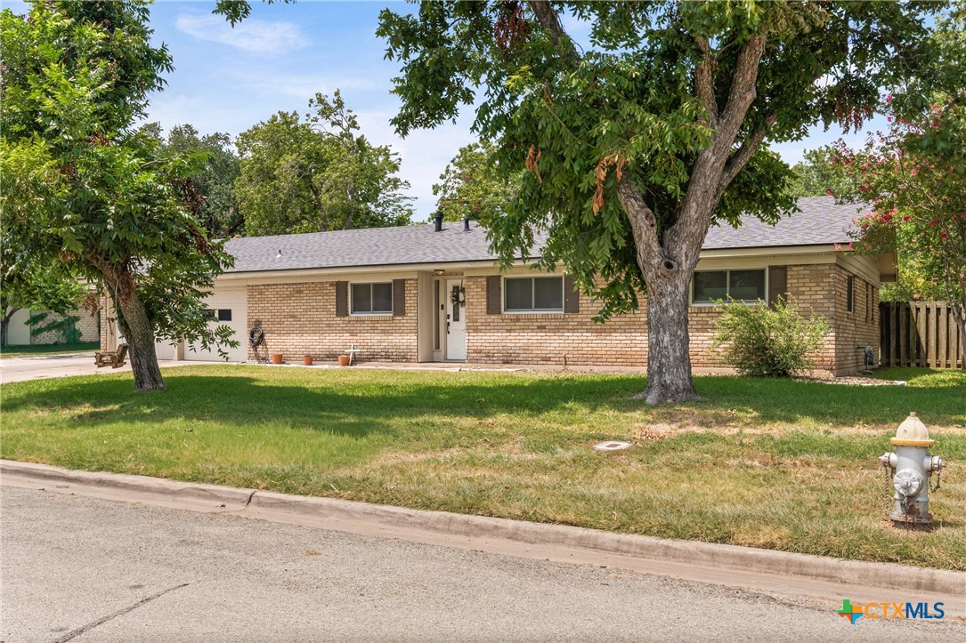 3302 Chisholm Trail — photo
