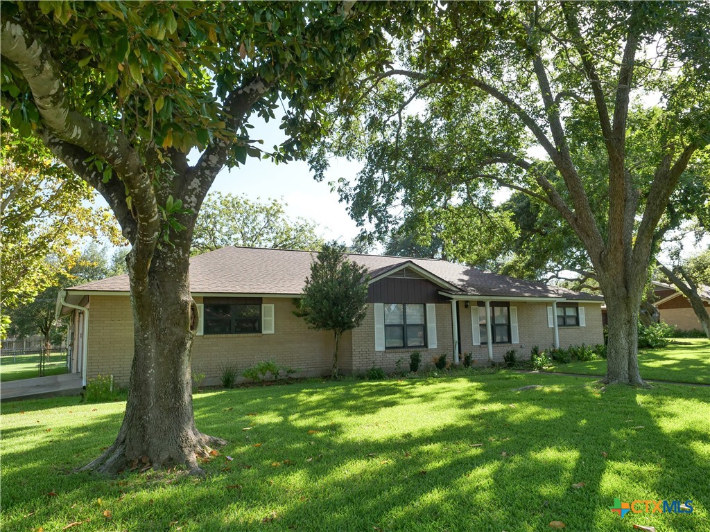 1209 E Morgan — photo