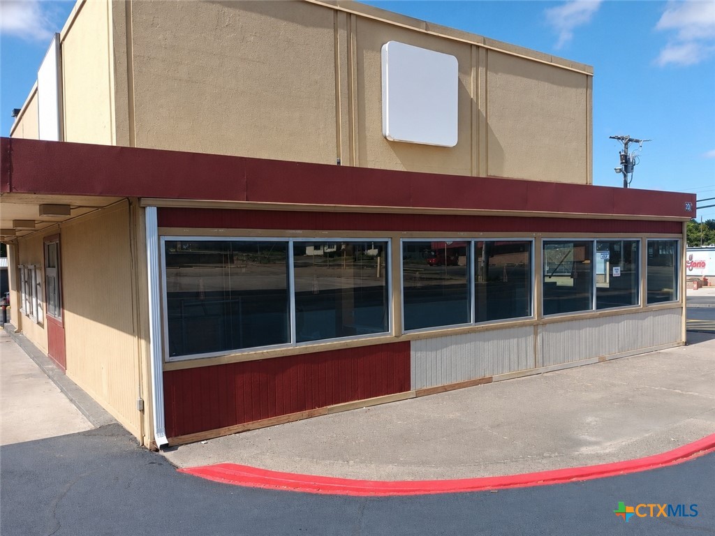 210 W Rancier Avenue — photo