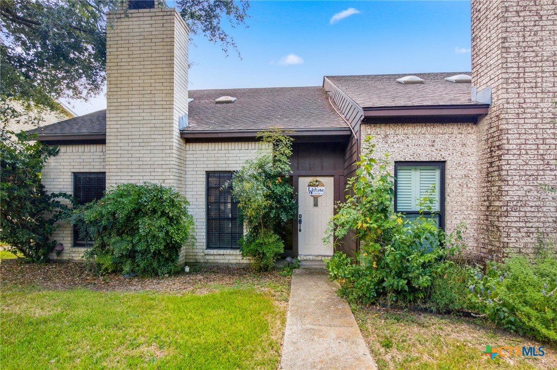 101 Maplewood Drive 7 — photo