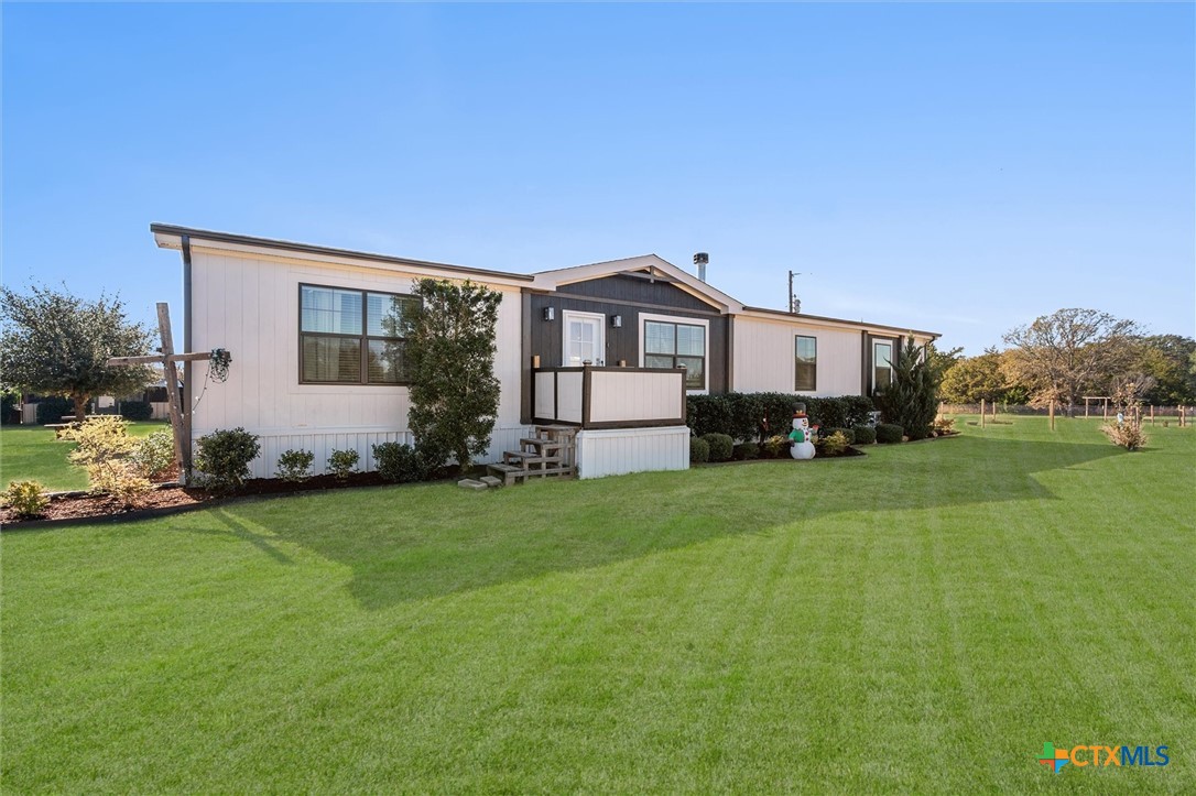 16857 FM 709 E — photo