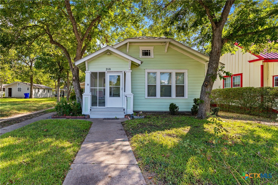 210 Pecan Street — photo