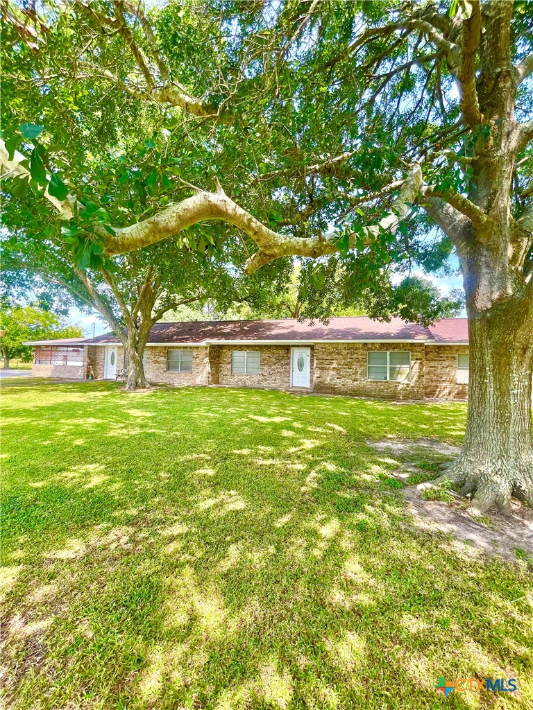 1840 Loop 522, Ganado, TX 77962 — photo 2