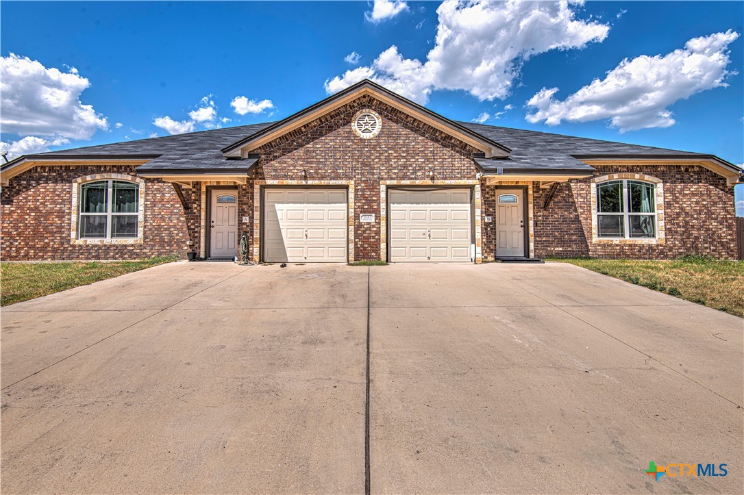 200 Sladecek Drive — photo