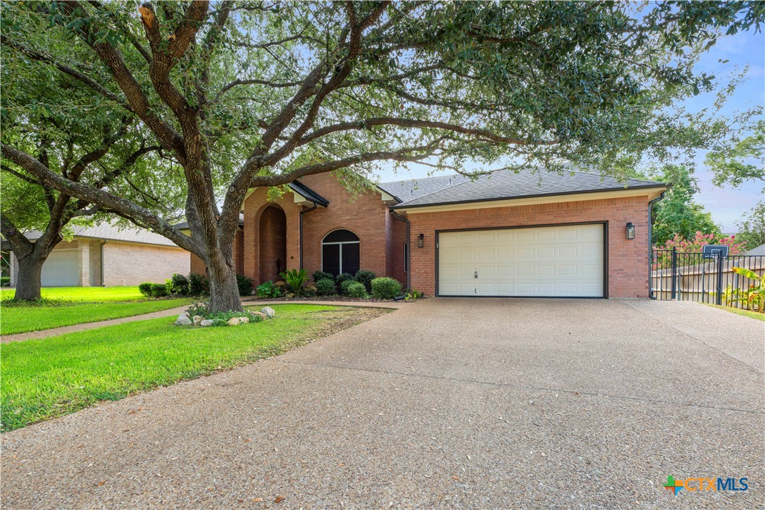6211 Turtle Creek Trail — photo