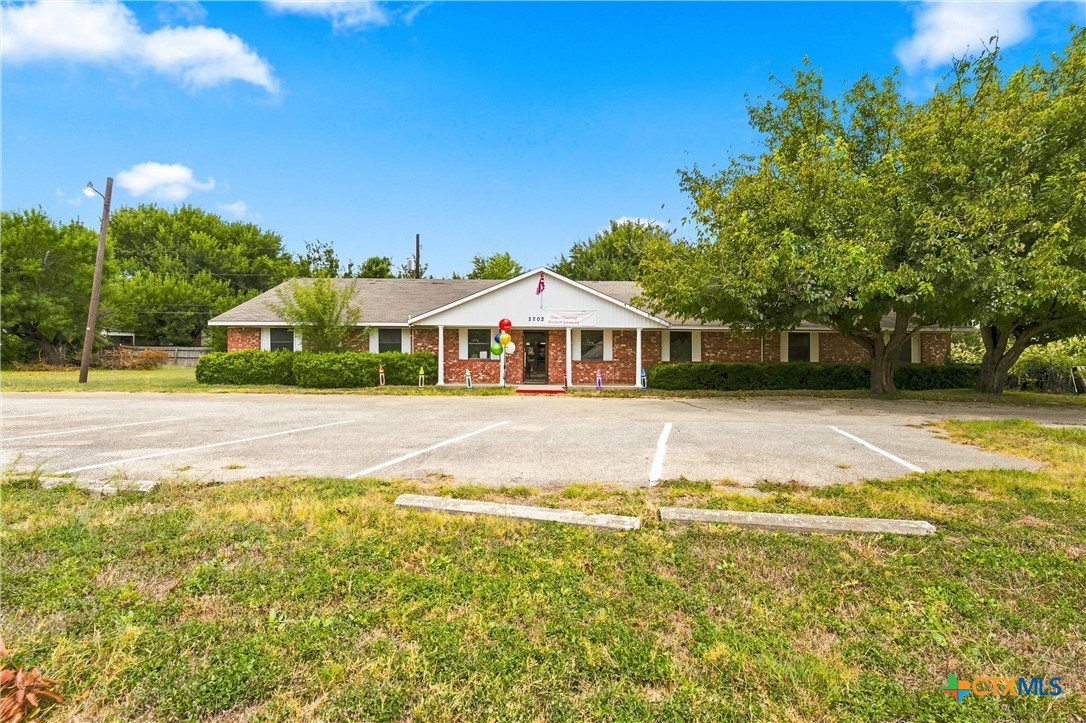 2202 Saulsbury Drive — photo