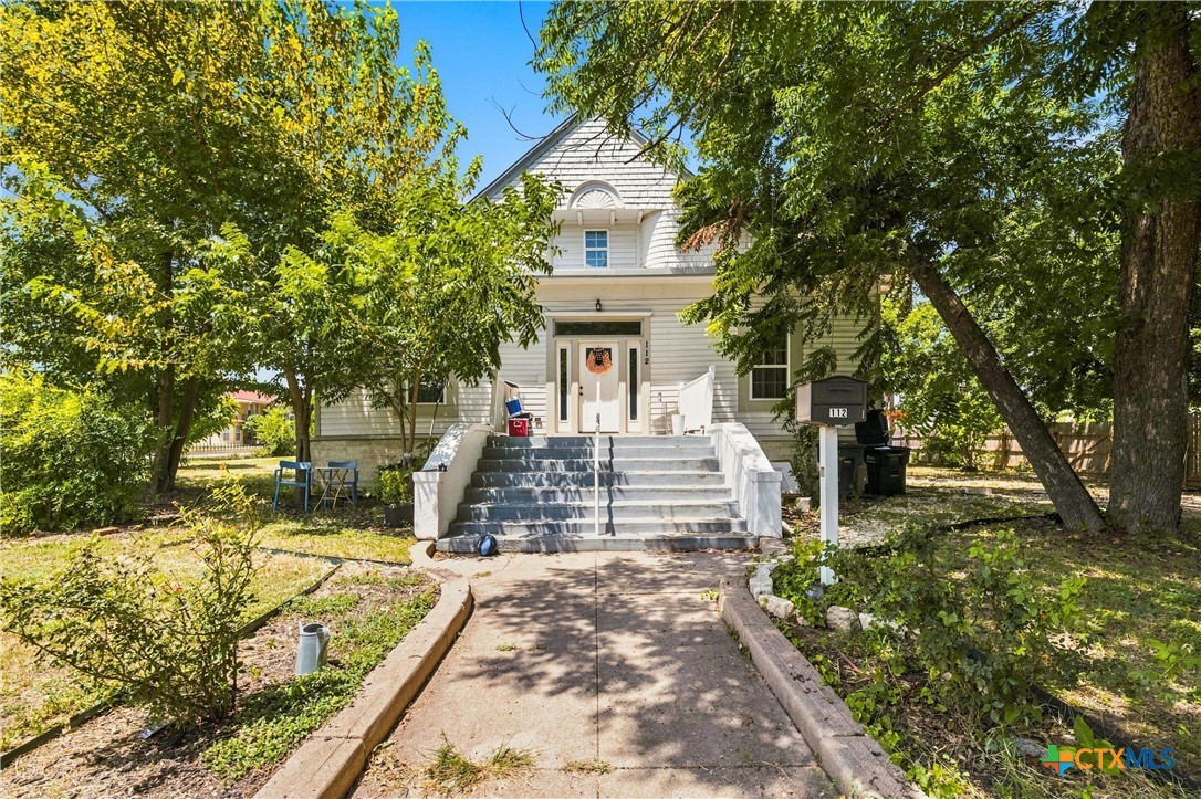 112 W Avenue I — photo
