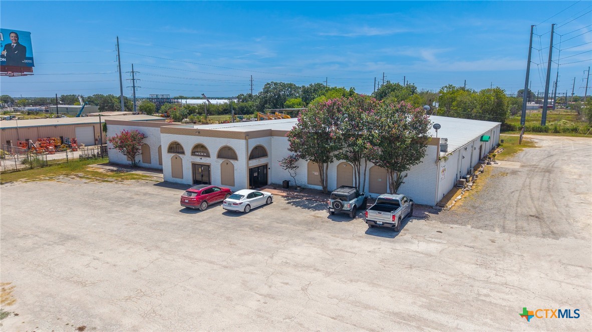 735 E Interstate 10, Seguin, TX 78155 — photo 3