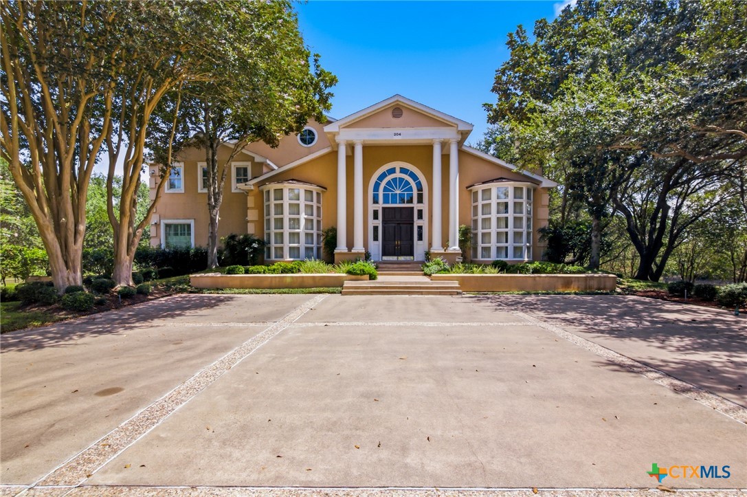 204 Creekridge Drive — photo
