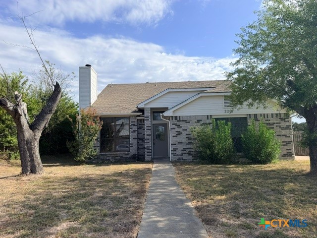 2201 Woodlands Drive — photo