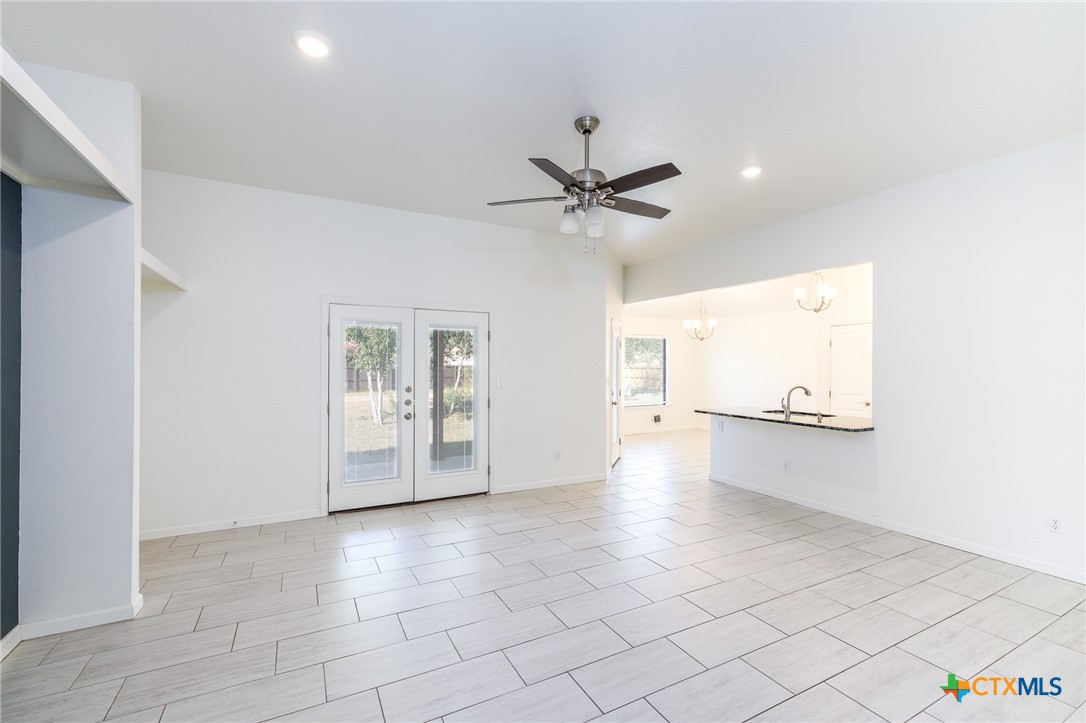 228 Plum Street, Luling, TX 78648 — photo 2