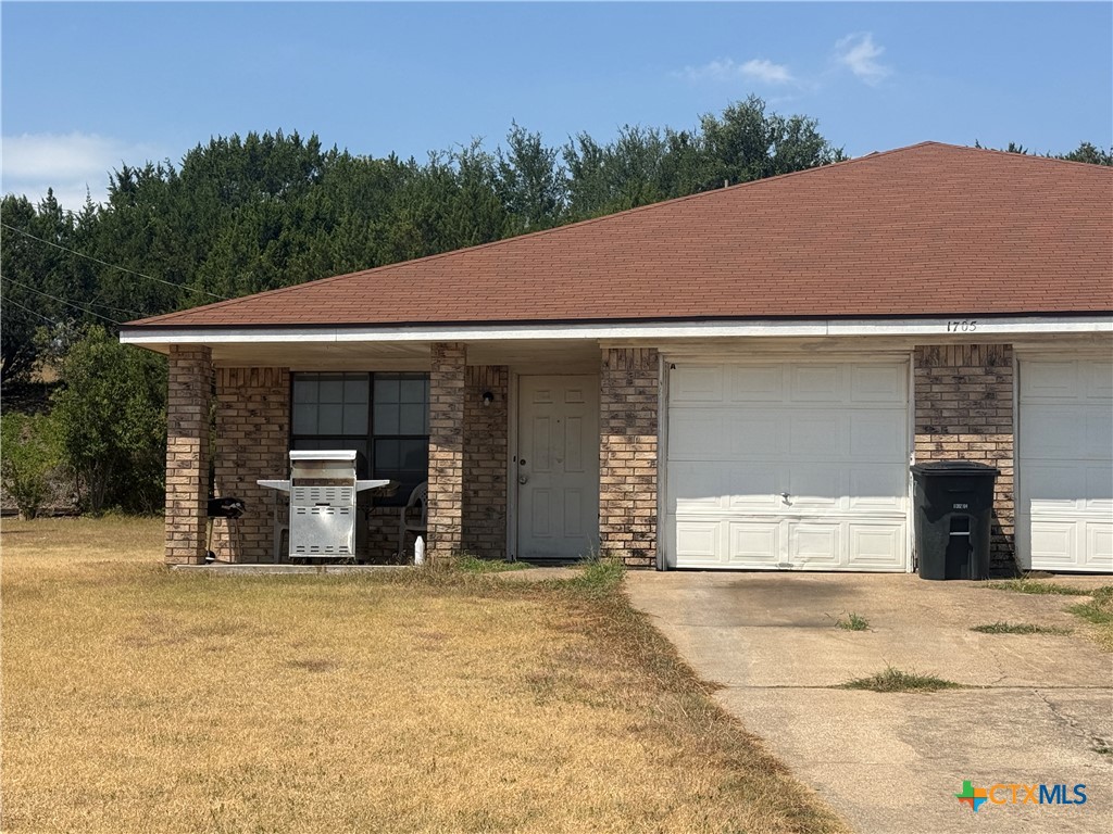 1705 Copperfield Circle — photo