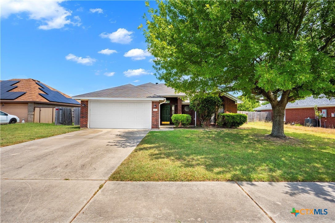 5104 James Loop — photo