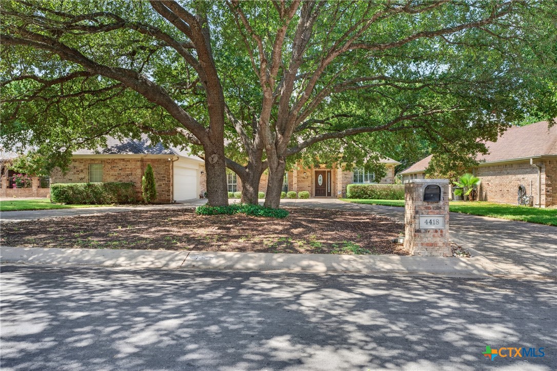 4418 Sunflower Lane — photo