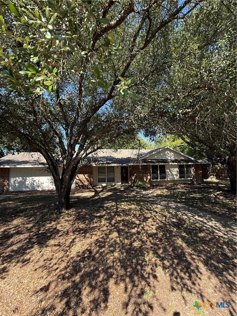 4009 Chisholm Trail — photo