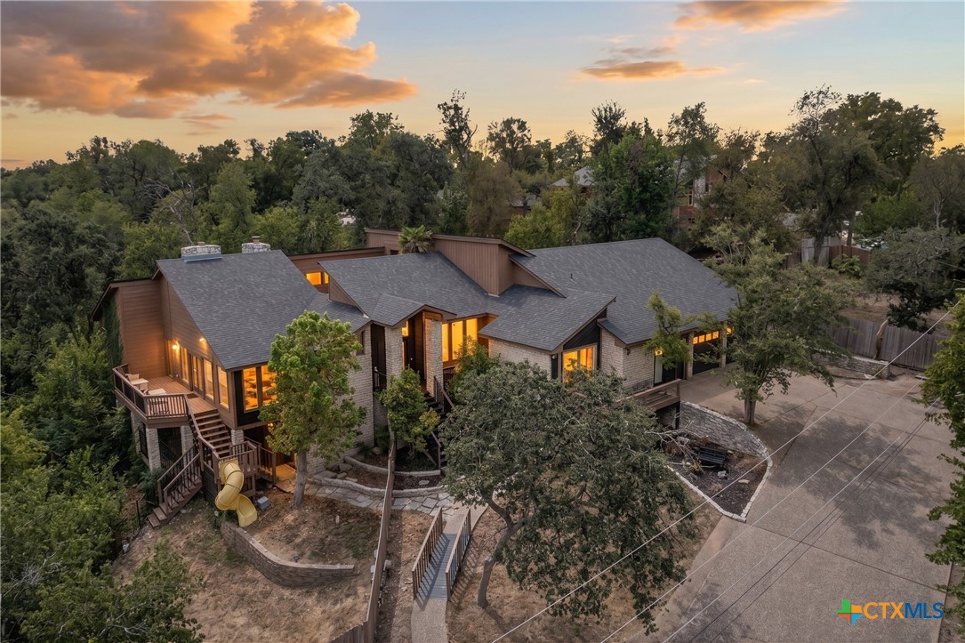 2800 Pecan Valley Drive — photo