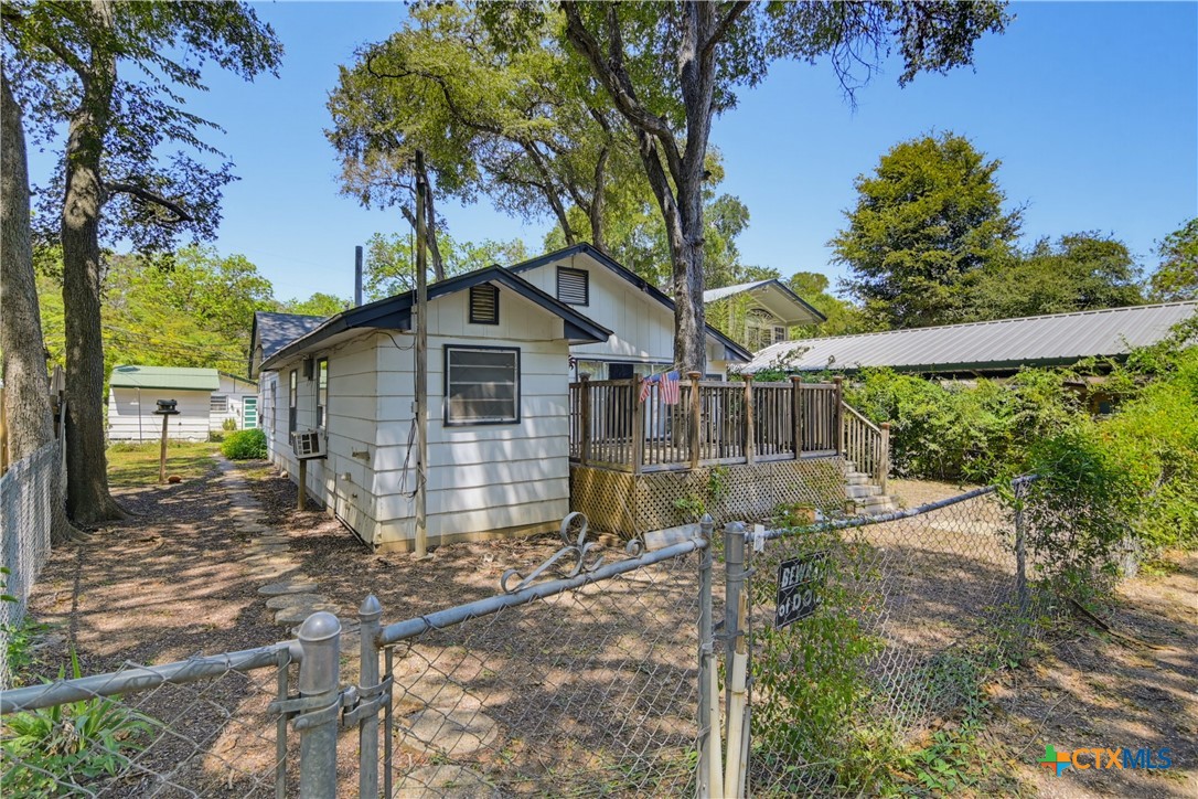 924 Lake Drive — photo