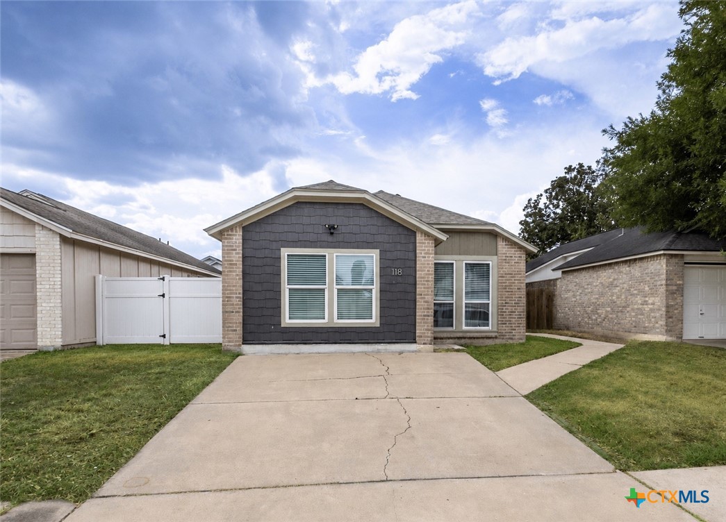 118 Waterford Drive — photo