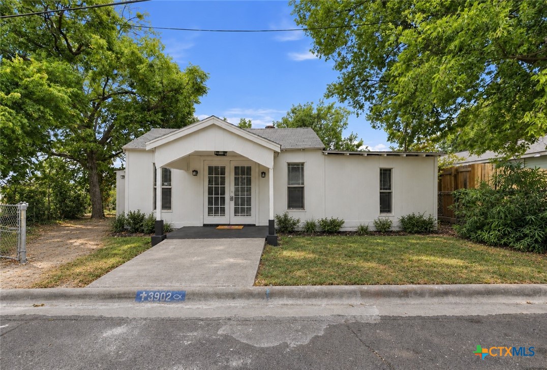 3902 Dobbs Avenue — photo