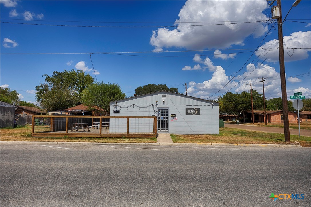 400 W Main Street — photo